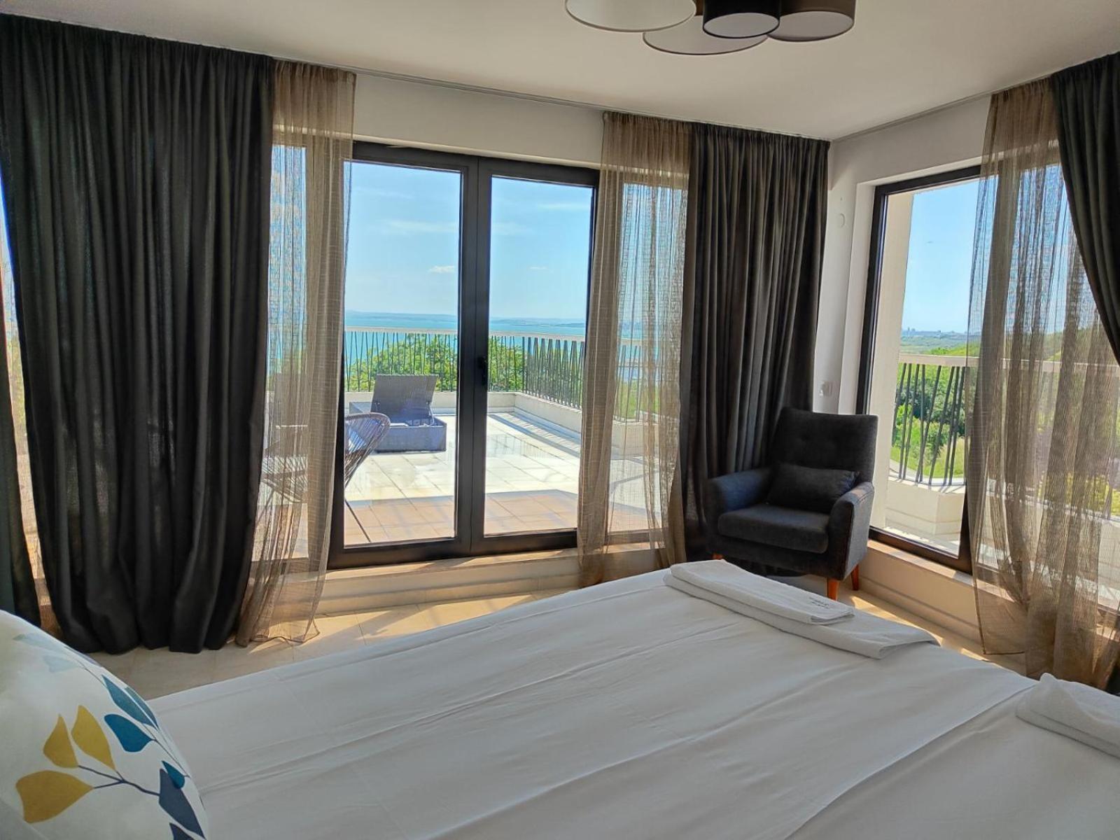 Marina Sarafovo Hotel Burgas Bagian luar foto